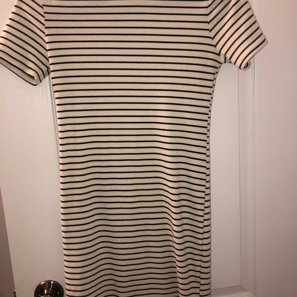 Fitted t shirt dress - Picture 2 of 4